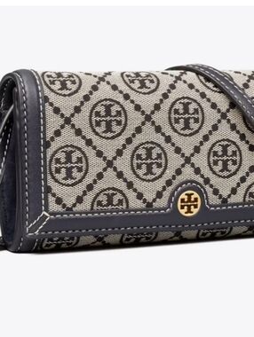Tory Burch T Monogram Jacquard Wallet Crossbody Clutch. BNWT & CROSSBODY STRAP